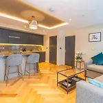 아파트 Entire 2 Bed - Free Parking - No. 35 - The Cosy Collection Ltd *