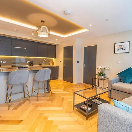 Apartment Entire 2 Bed - Free Parking - No. 35 - The Cosy Collection Ltd *