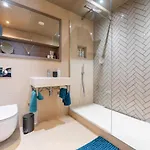 Apartamento Entire 2 Bed - Free Parking - No. 35 - The Cosy Collection Ltd